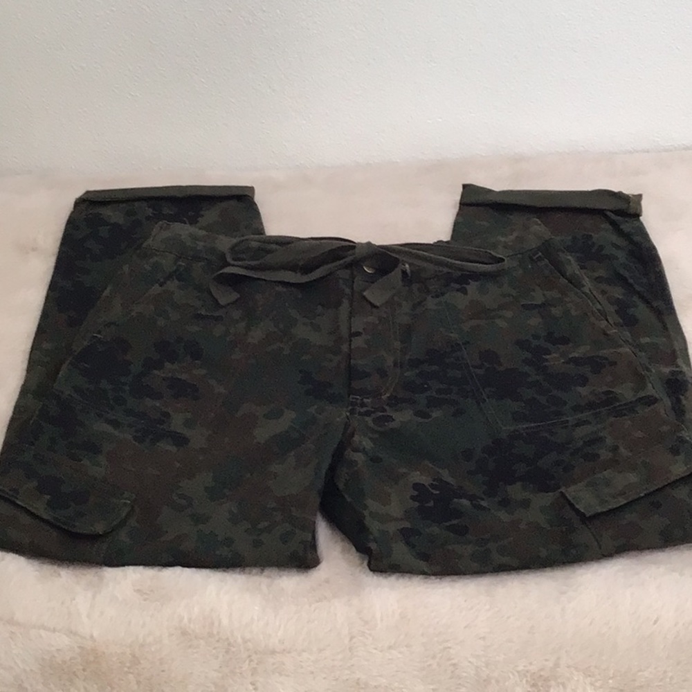 🆕 FOREVER 21 Camouflage Drawstring Cargo Pants Ankle Length High Rise